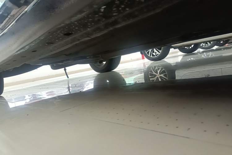 Used Chevrolet Malibu 2017 1.5T Automatic Luxury Edition Right Side Sill