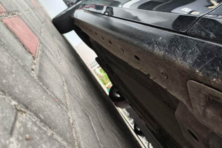 Used Chevrolet Malibu 2017 1.5T Automatic Luxury Edition Right Side Sill