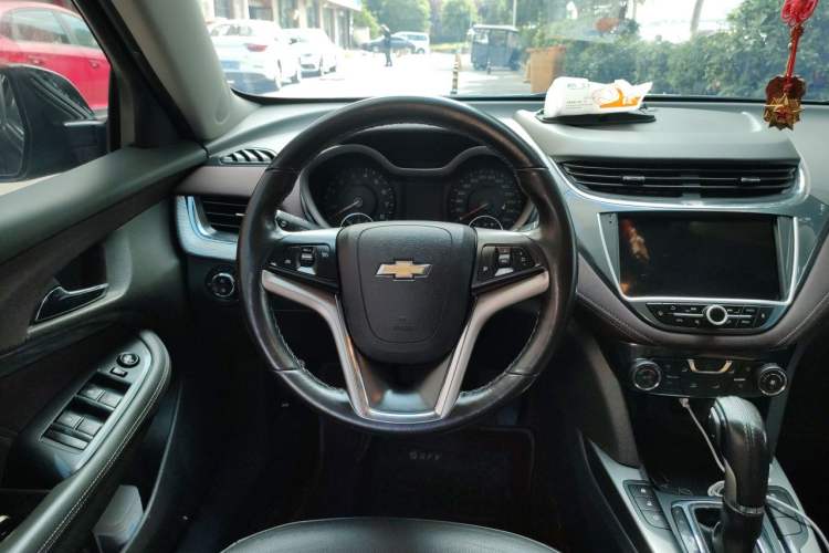 Used Chevrolet Malibu 2017 1.5T Automatic Luxury Edition Steering Wheel