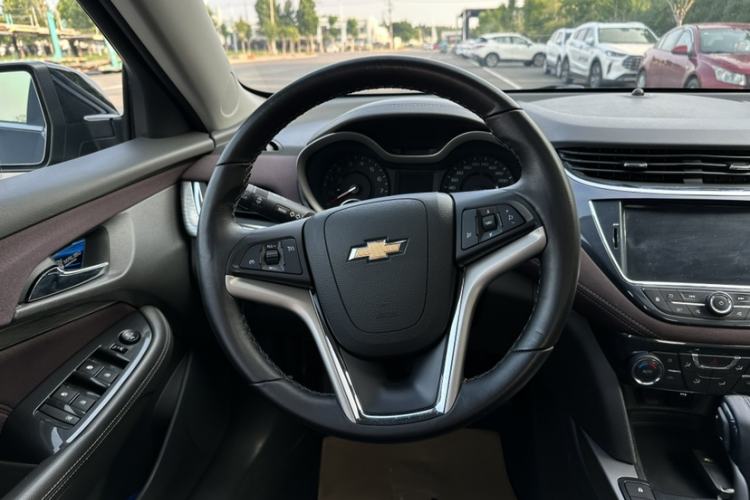 Used Chevrolet Malibu 2017 1.5T Automatic Luxury Edition Steering Wheel