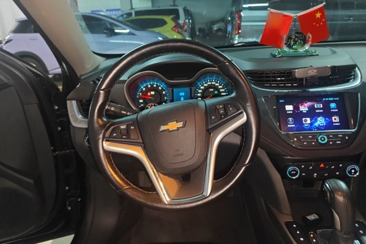 Used Chevrolet Malibu 2017 1.5T Automatic Luxury Edition Steering Wheel