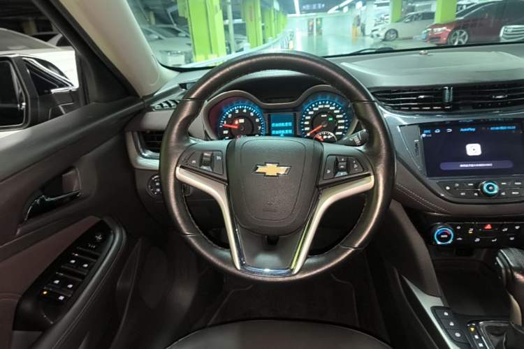 Used Chevrolet Malibu 2017 1.5T Automatic Luxury Edition Steering Wheel