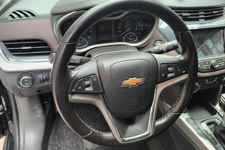 Used Chevrolet Malibu 2017 1.5T Automatic Luxury Edition Steering Wheel