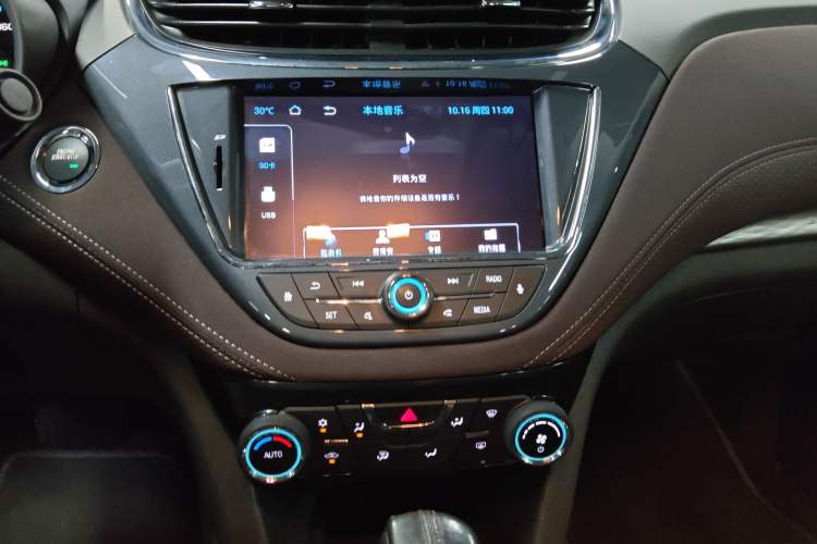 Used Chevrolet Malibu 2017 1.5T Automatic Luxury Edition Audio And AC Panel