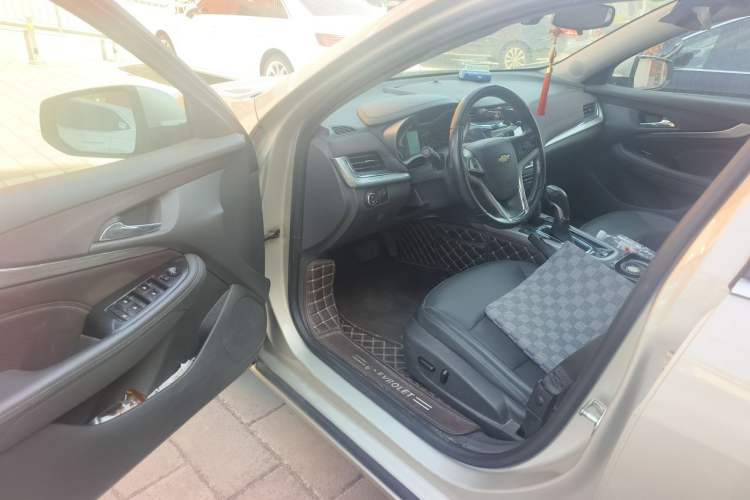 Used Chevrolet Malibu 2017 1.5T Automatic Luxury Edition Driver Seat