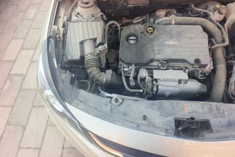 Used Chevrolet Malibu 2017 1.5T Automatic Luxury Edition Engine Bay Right