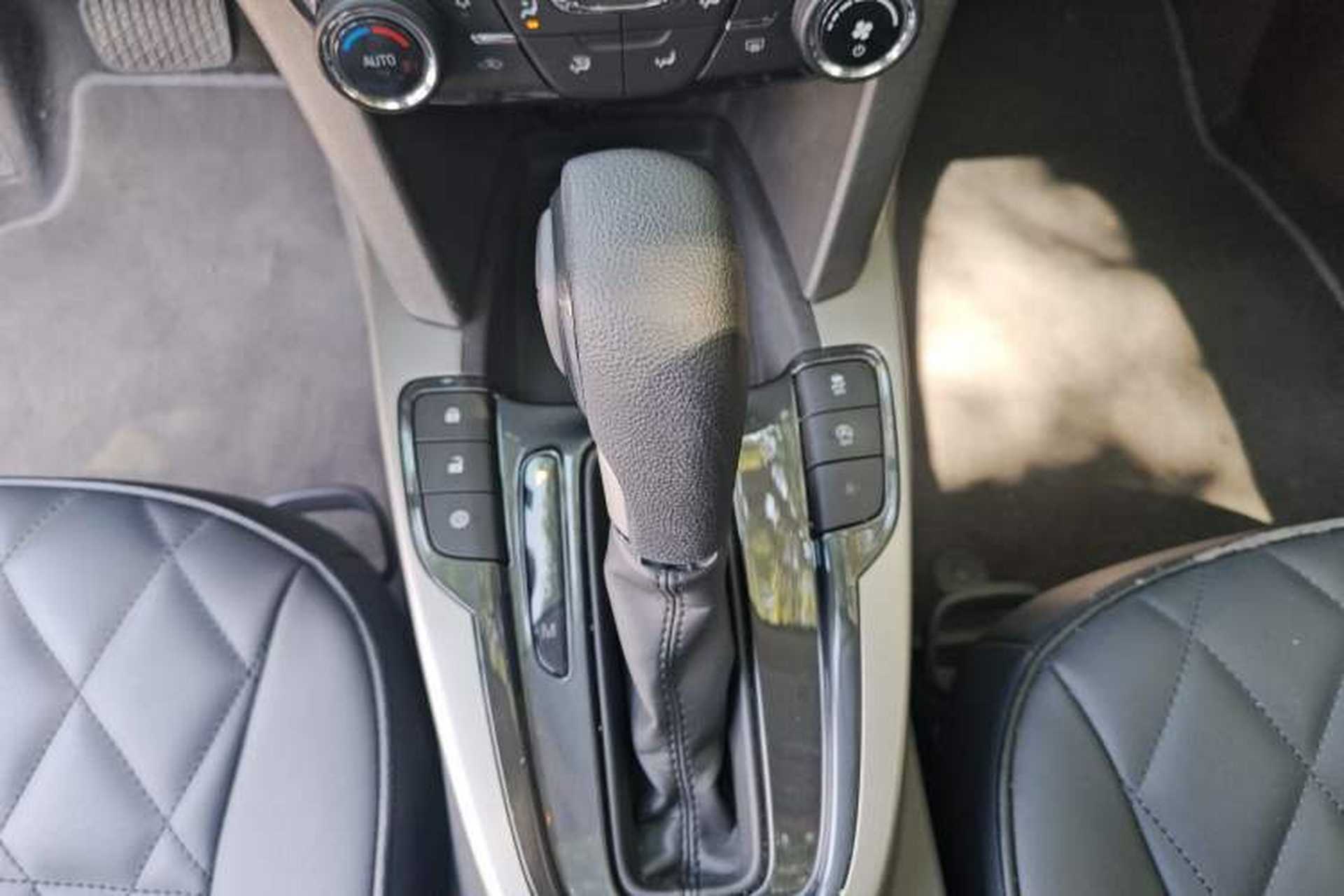 Used Chevrolet Malibu 2017 1.5T Automatic Comfort Edition Gear Lever