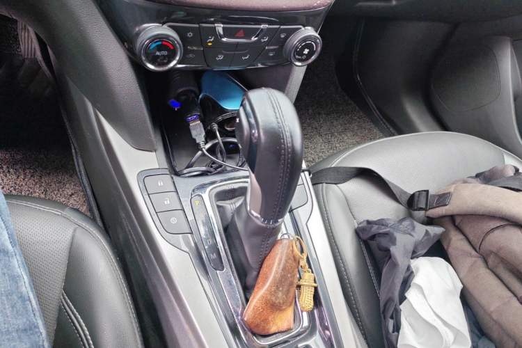 Used Chevrolet Malibu 2017 1.5T Automatic Luxury Edition Gear Lever