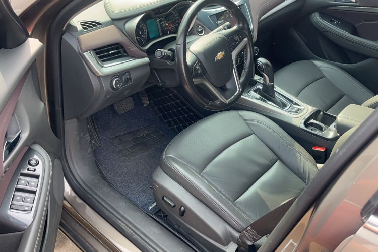 Used Chevrolet Malibu 2017 1.5T Automatic Luxury Edition Interior 1