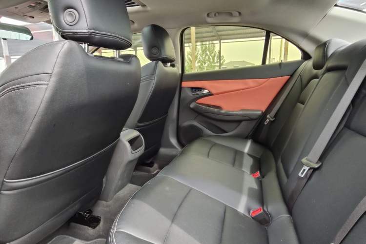 Used Chevrolet Malibu 2017 1.5T Automatic Comfort Edition Interior 2