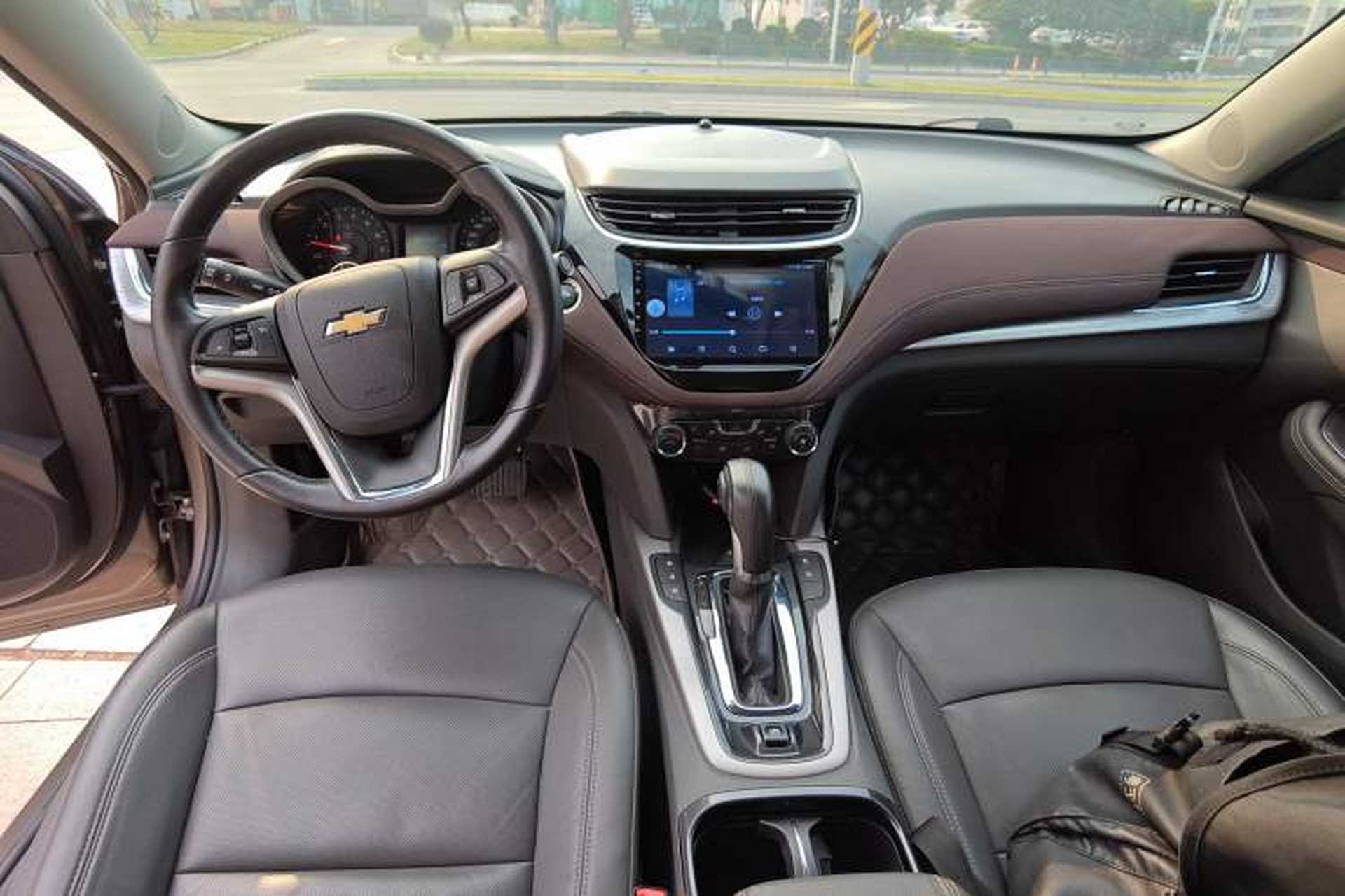 Used Chevrolet Malibu 2017 1.5T Automatic Luxury Edition Interior 2