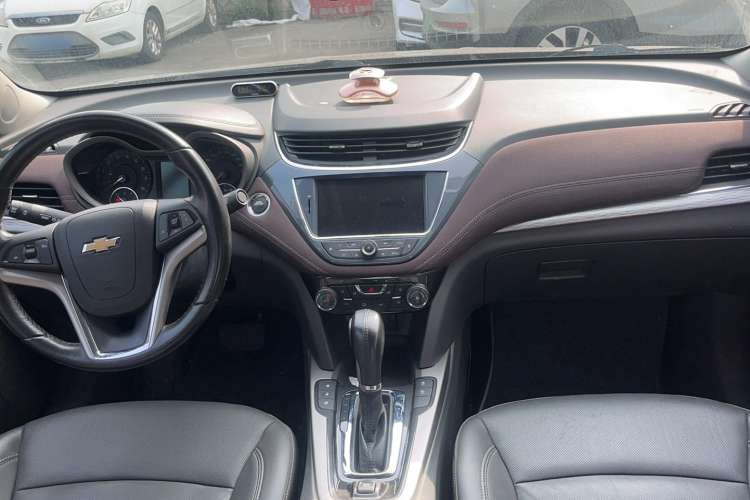 Used Chevrolet Malibu 2017 1.5T Automatic Luxury Edition Interior 3