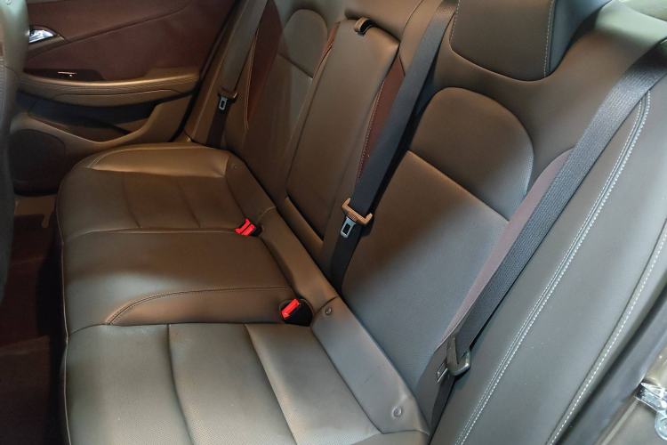 Used Chevrolet Malibu 2017 1.5T Automatic Luxury Edition Interior 4