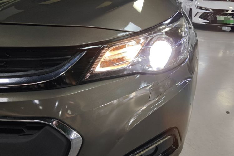 Used Chevrolet Malibu 2017 1.5T Automatic Luxury Edition Left Front Headlight