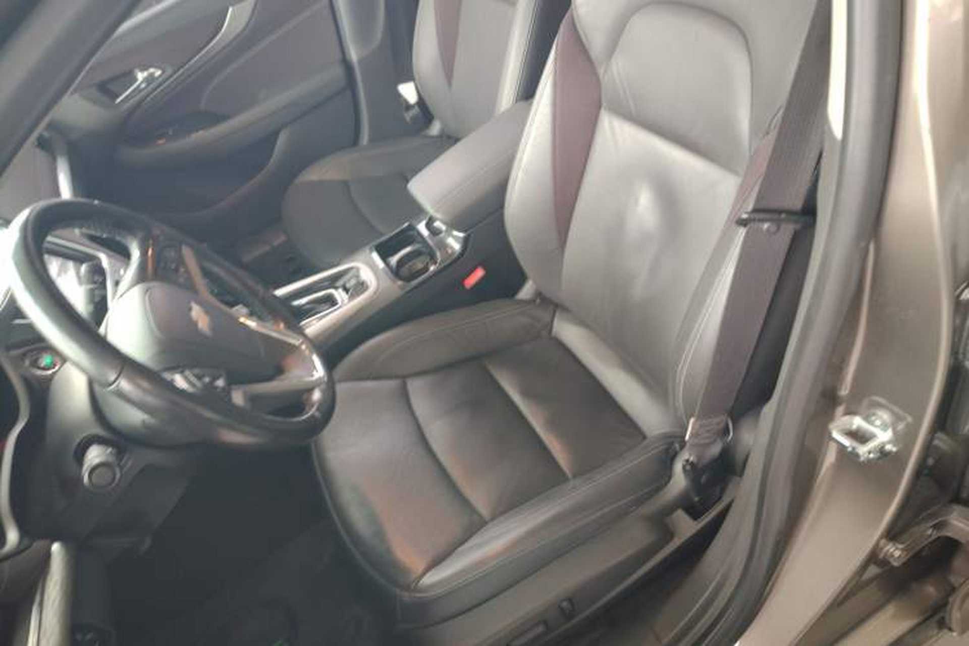 Used Chevrolet Malibu 2017 1.5T Automatic Luxury Edition Left Front Seat