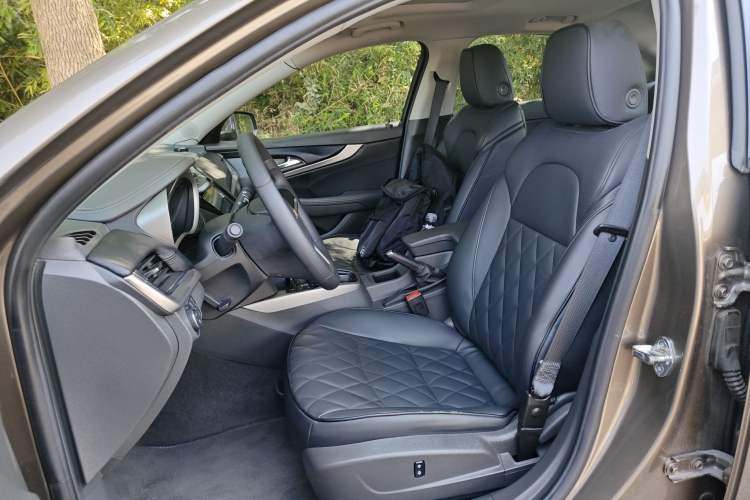 Used Chevrolet Malibu 2017 1.5T Automatic Comfort Edition Left Front Seat