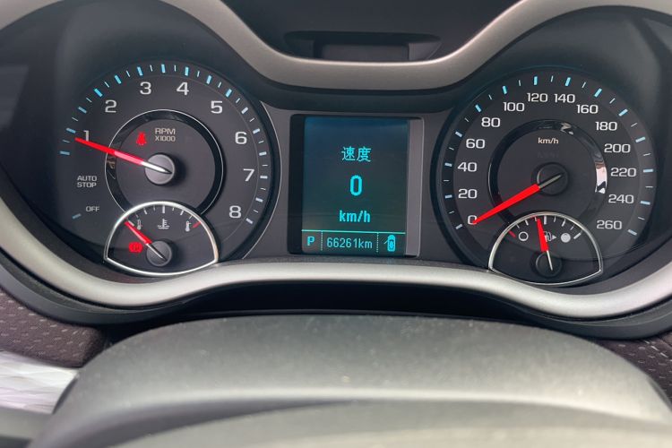 Used Chevrolet Malibu 2017 1.5T Automatic Luxury Edition Odometer Close Up