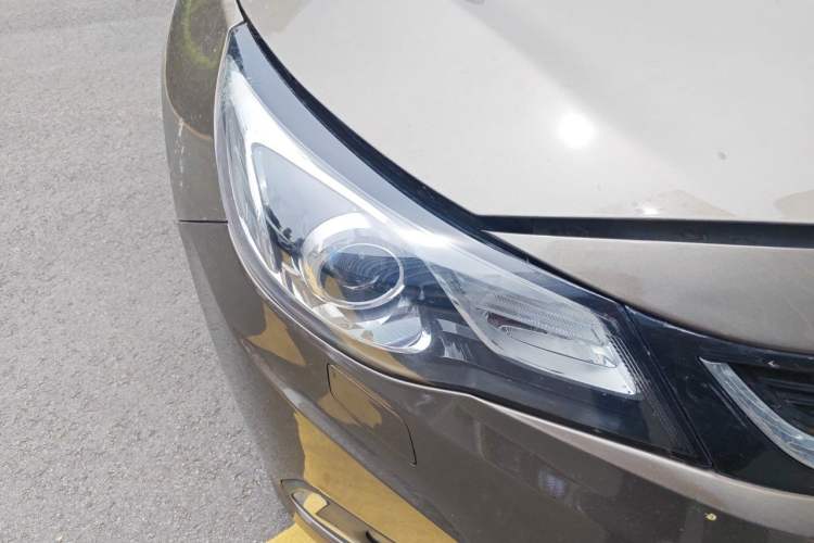 Used Chevrolet Malibu 2017 1.5T Automatic Luxury Edition Right Front Headlight