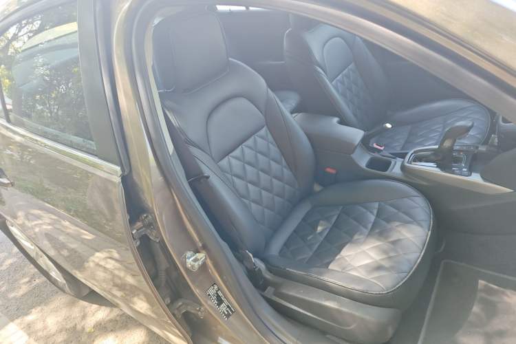 Used Chevrolet Malibu 2017 1.5T Automatic Comfort Edition Right Front Seat