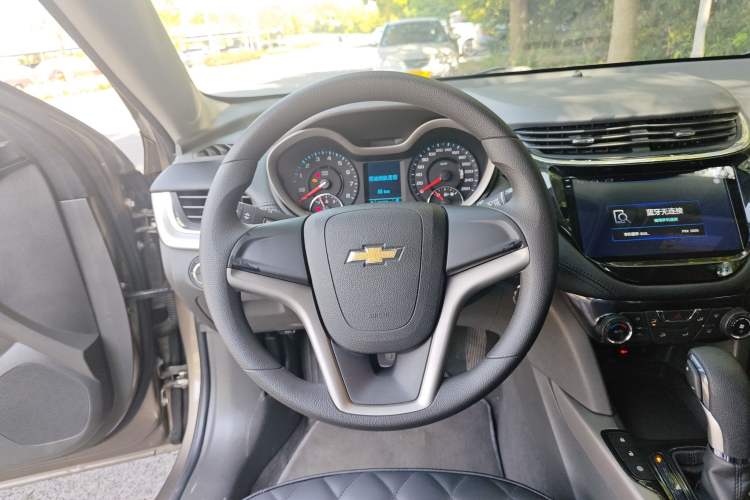Used Chevrolet Malibu 2017 1.5T Automatic Comfort Edition Steering Wheel