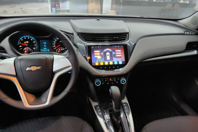 Used Chevrolet Malibu 2017 1.5T Automatic Comfort Edition Audio And AC Panel