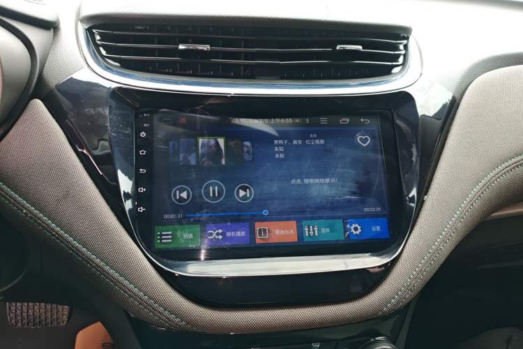 Used Chevrolet Malibu 2017 1.5T Automatic Luxury Edition Audio And AC Panel