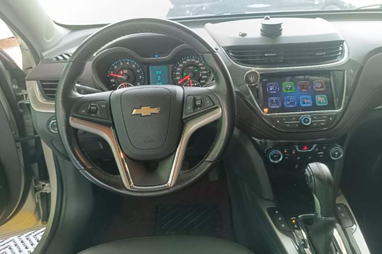 Used Chevrolet Malibu 2017 1.5T Automatic Luxury Edition Center Console