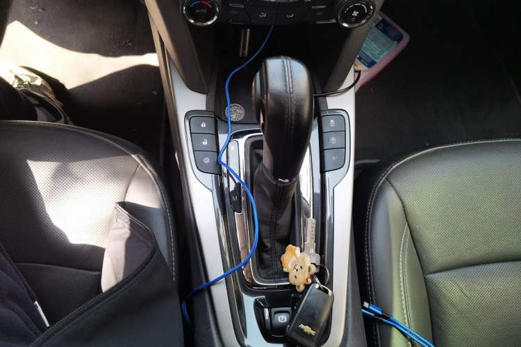 Used Chevrolet Malibu 2017 1.5T Automatic Luxury Edition Gear Lever