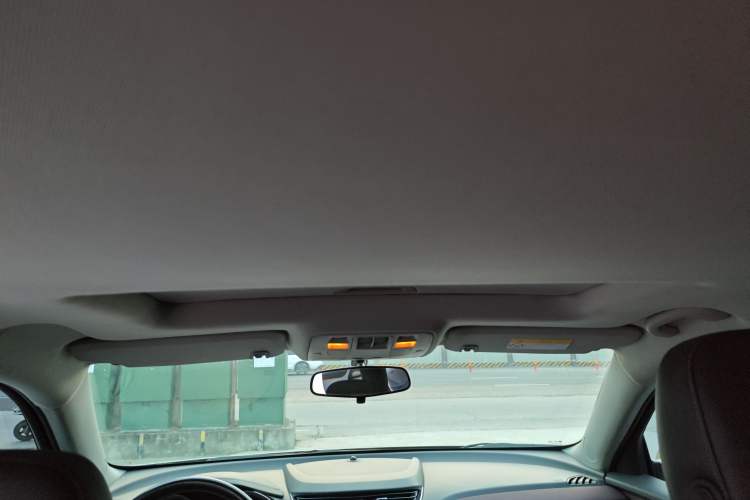 Used Chevrolet Malibu 2017 1.5T Automatic Luxury Edition Headliner