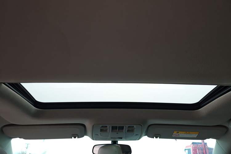 Used Chevrolet Malibu 2017 1.5T Automatic Luxury Edition Headliner