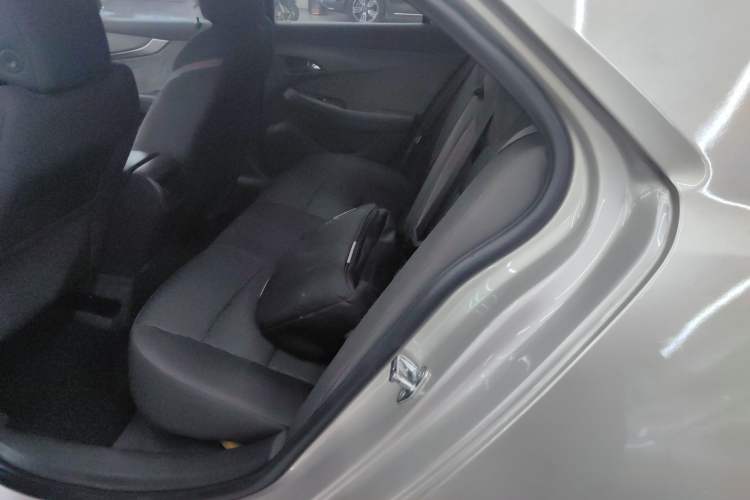 Used Chevrolet Malibu 2017 1.5T Automatic Comfort Edition Interior 4