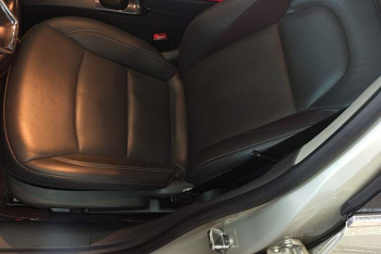 Used Chevrolet Malibu 2017 1.5T Automatic Luxury Edition Left Front Seat