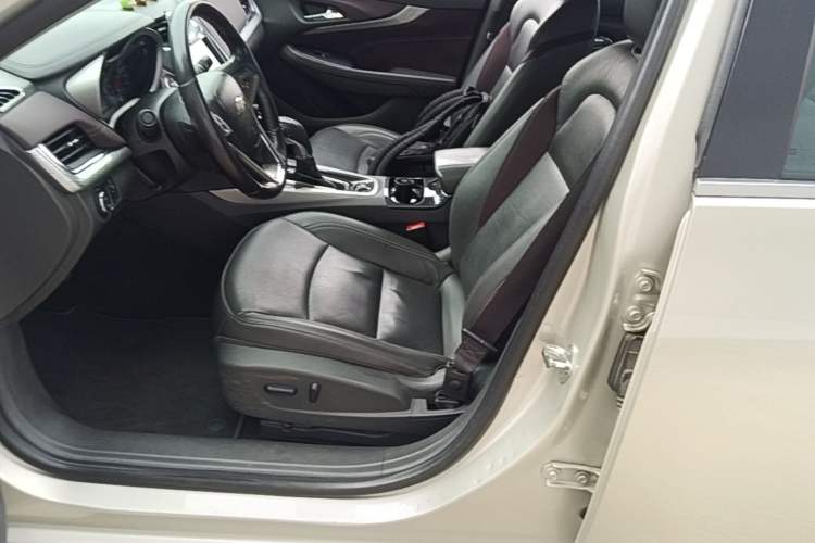 Used Chevrolet Malibu 2017 1.5T Automatic Luxury Edition Left Front Seat
