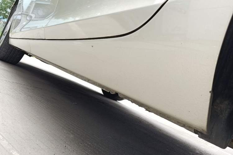 Used Chevrolet Malibu 2017 1.5T Automatic Luxury Edition Left Side Sill