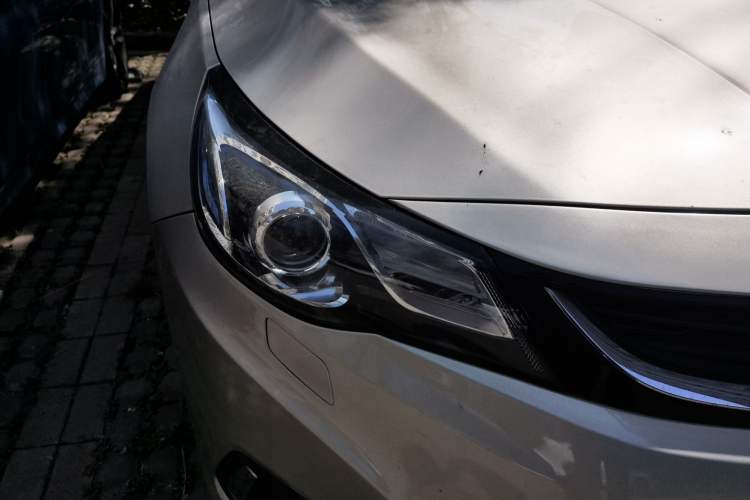 Used Chevrolet Malibu 2017 1.5T Automatic Luxury Edition Right Front Headlight