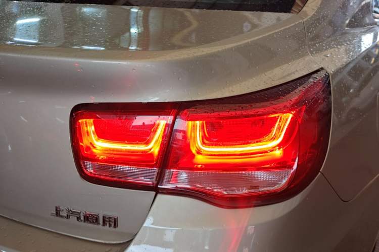 Used Chevrolet Malibu 2017 1.5T Automatic Luxury Edition Right Rear Taillight