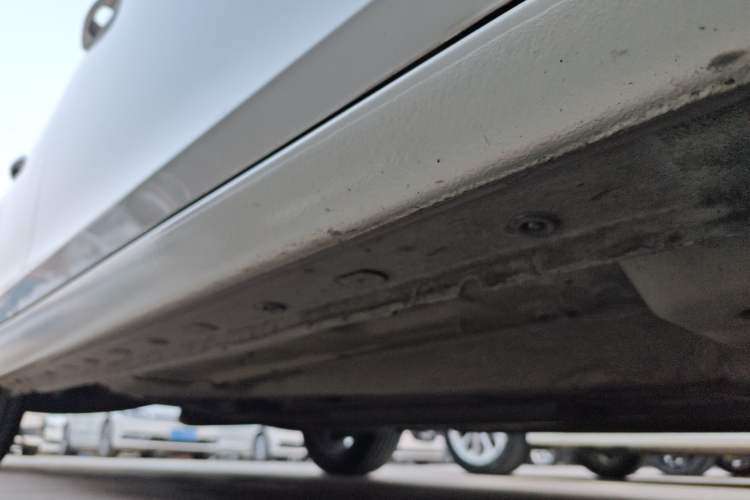 Used Chevrolet Malibu 2017 1.5T Automatic Luxury Edition Right Side Sill