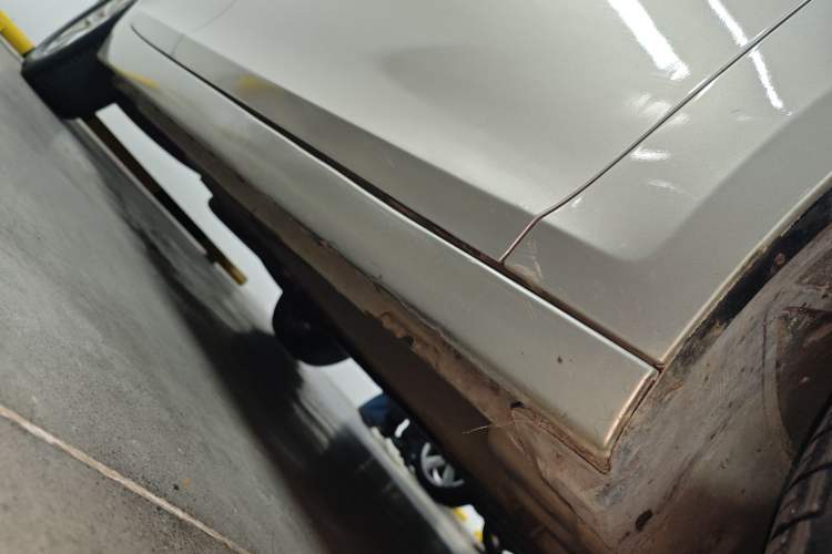 Used Chevrolet Malibu 2017 1.5T Automatic Comfort Edition Right Side Sill