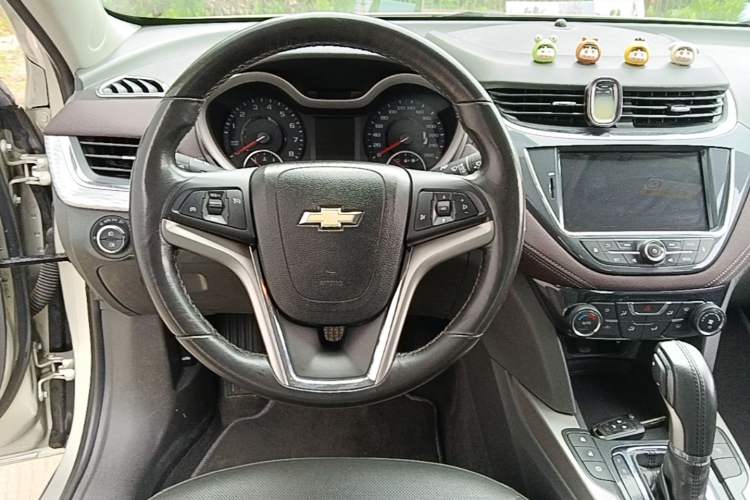 Used Chevrolet Malibu 2017 1.5T Automatic Luxury Edition Steering Wheel
