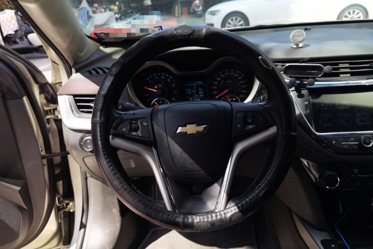 Used Chevrolet Malibu 2017 1.5T Automatic Luxury Edition Steering Wheel