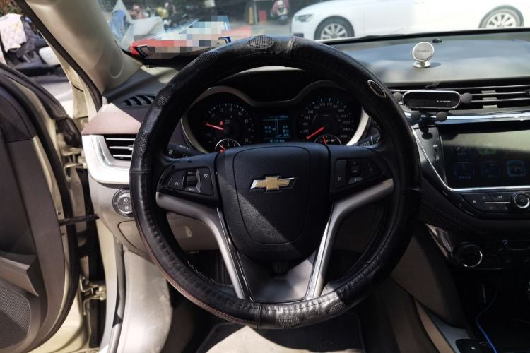 Used Chevrolet Malibu 2017 1.5T Automatic Luxury Edition Steering Wheel