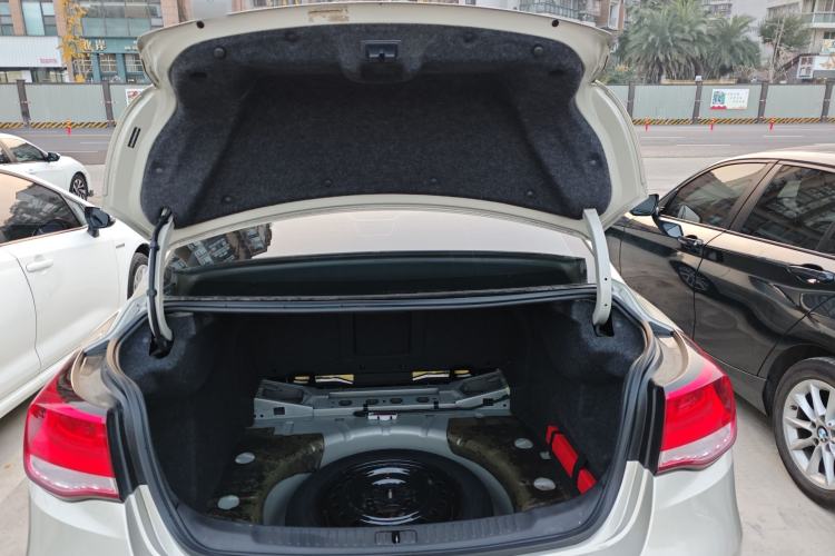 Used Chevrolet Malibu 2017 1.5T Automatic Luxury Edition Trunk