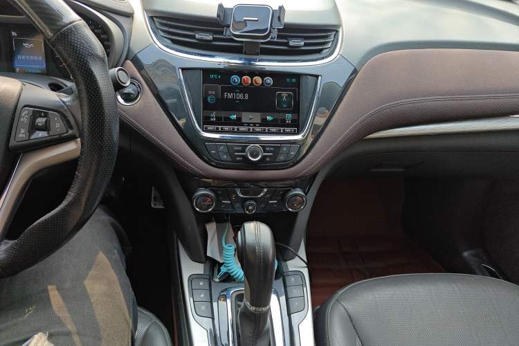 Used Chevrolet Malibu 2017 1.5T Automatic Flagship Edition Audio And AC Panel
