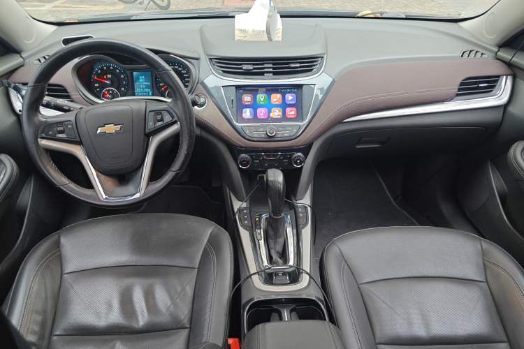 Used Chevrolet Malibu 2017 1.5T Automatic Luxury Edition Center Console
