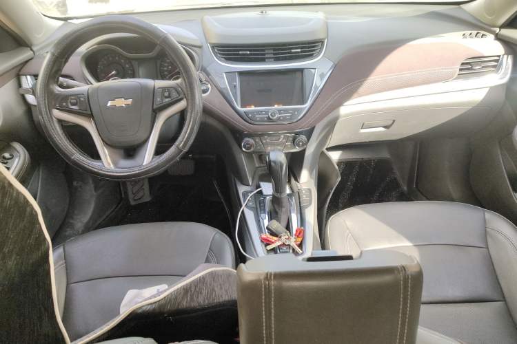 Used Chevrolet Malibu 2017 1.5T Automatic Luxury Edition Center Console