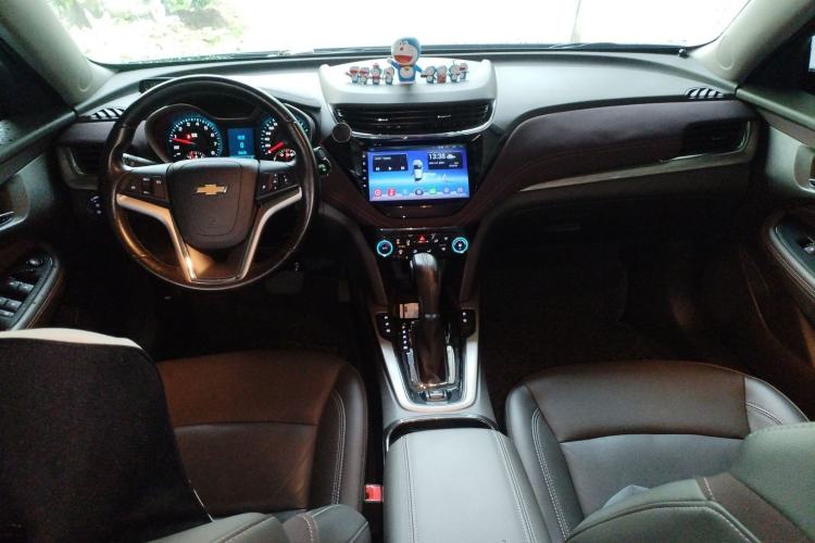 Used Chevrolet Malibu 2017 1.5T Automatic Luxury Edition Center Console