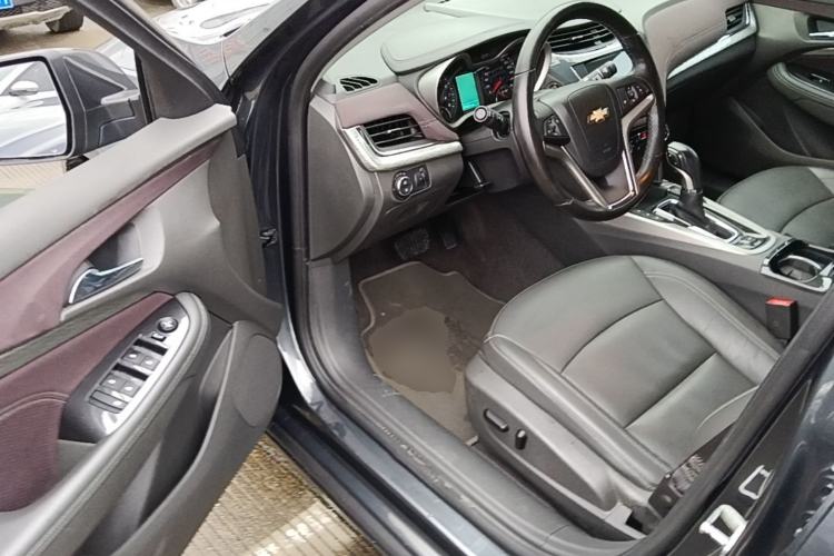 Used Chevrolet Malibu 2017 1.5T Automatic Luxury Edition Driver Seat