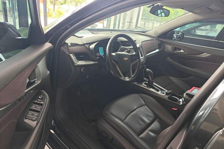 Used Chevrolet Malibu 2017 1.5T Automatic Luxury Edition Driver Seat