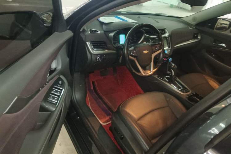 Used Chevrolet Malibu 2017 1.5T Automatic Luxury Edition Driver Seat
