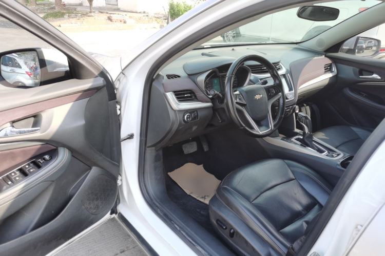 Used Chevrolet Malibu 2017 1.5T Automatic Luxury Edition Driver Seat